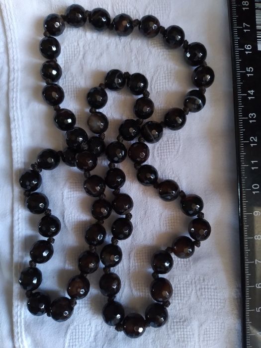 Бусы из натуральных камней