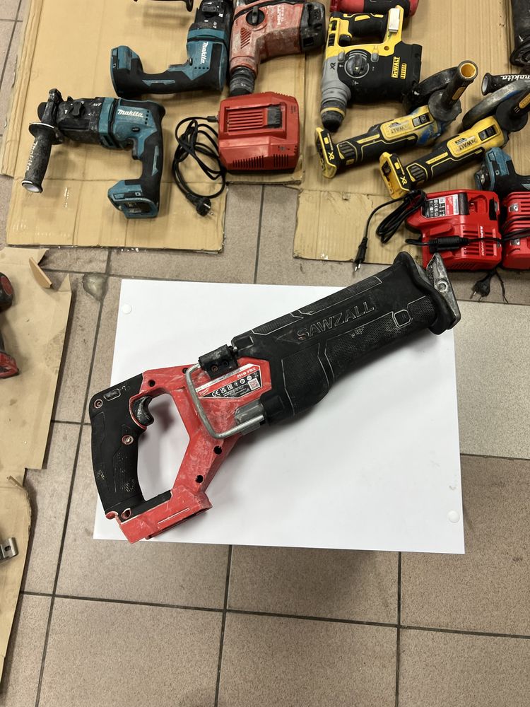 Пила шабельна акумуляторна Milwaukee M18 FSZ