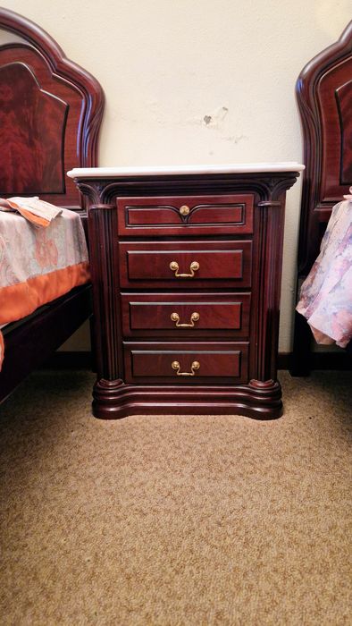 Mobília de Quarto - Mesinha de Cabeceira