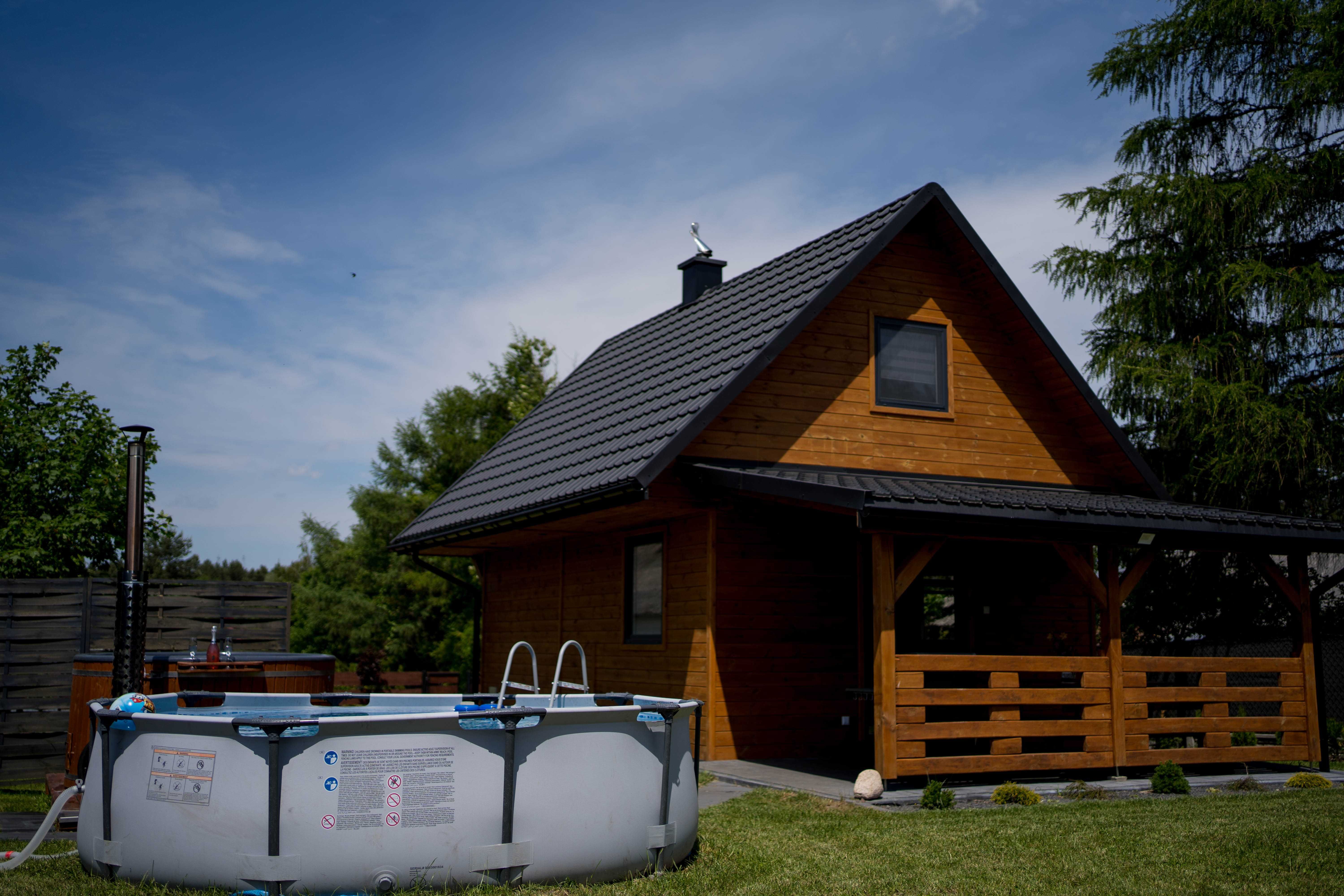 Domek z Jacuzzi Basen ROZTOCZE całoroczny bania