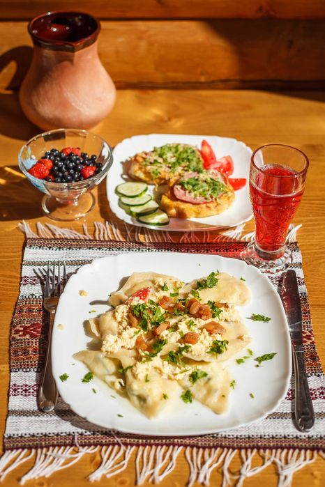 АПАРТАМЕНТИ в горах ПАНОРАМНІ вікна! Своя кухня! Відпочинок в КАРПАТАХ