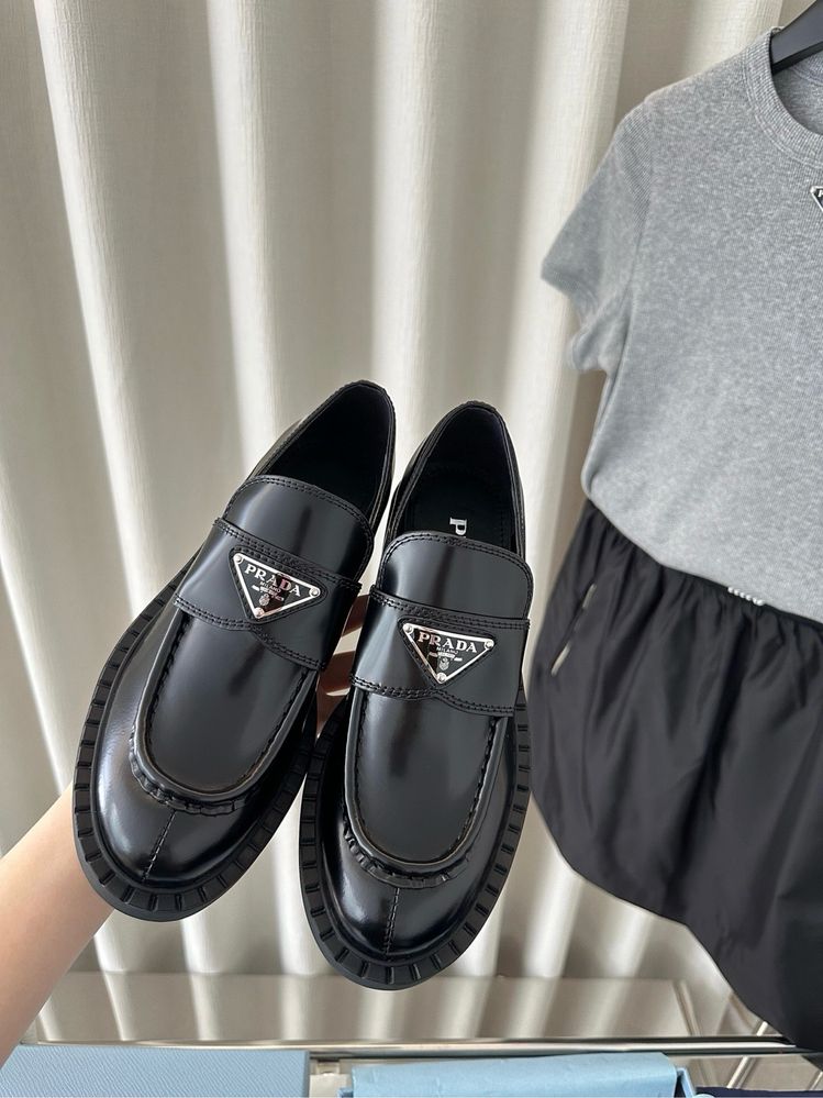 Лофери  Prada..,