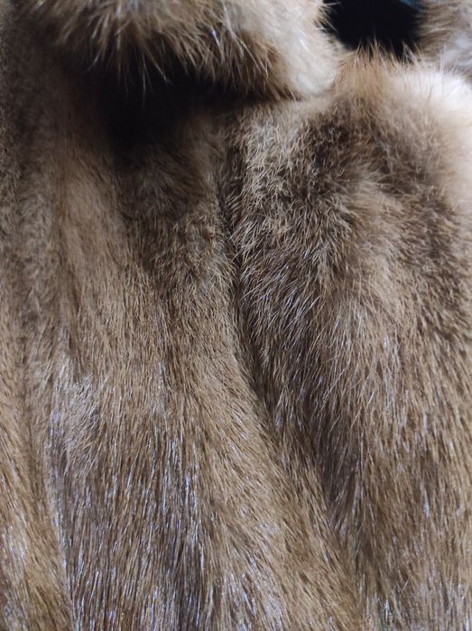 Шубка з норки в доброму стані