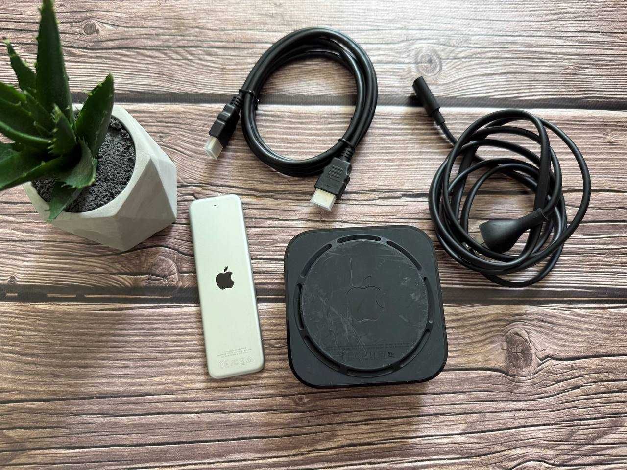 Apple TV 4K 1gen 32Gb A1842 Хороший стан