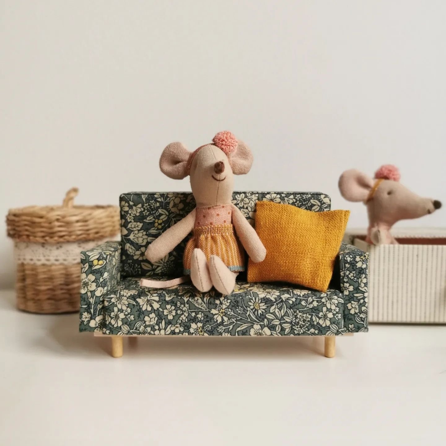 Sofa / kanapa dla lalek / myszek Maileg