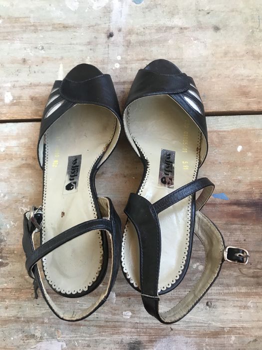 Женские кожаные туфли с железной набойкой