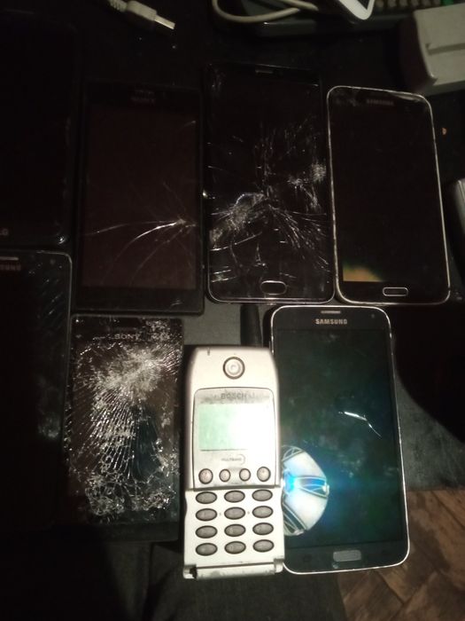 Telefony komórkowe na części