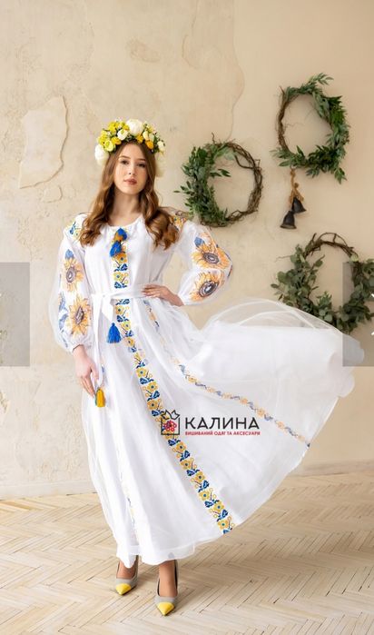 Сукня вишиванка довга з довгим рукавом р. с