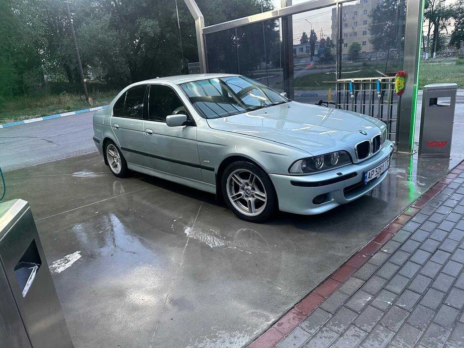 Продам BMW E 39 528i