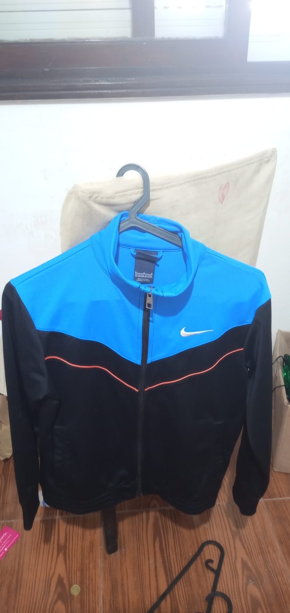 Casaco nike azul e preto