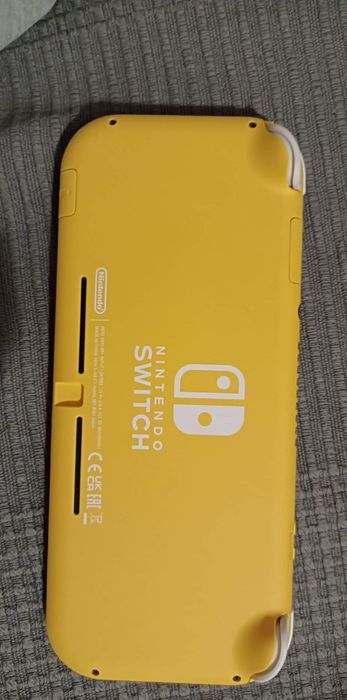 Nintendo switch żółte