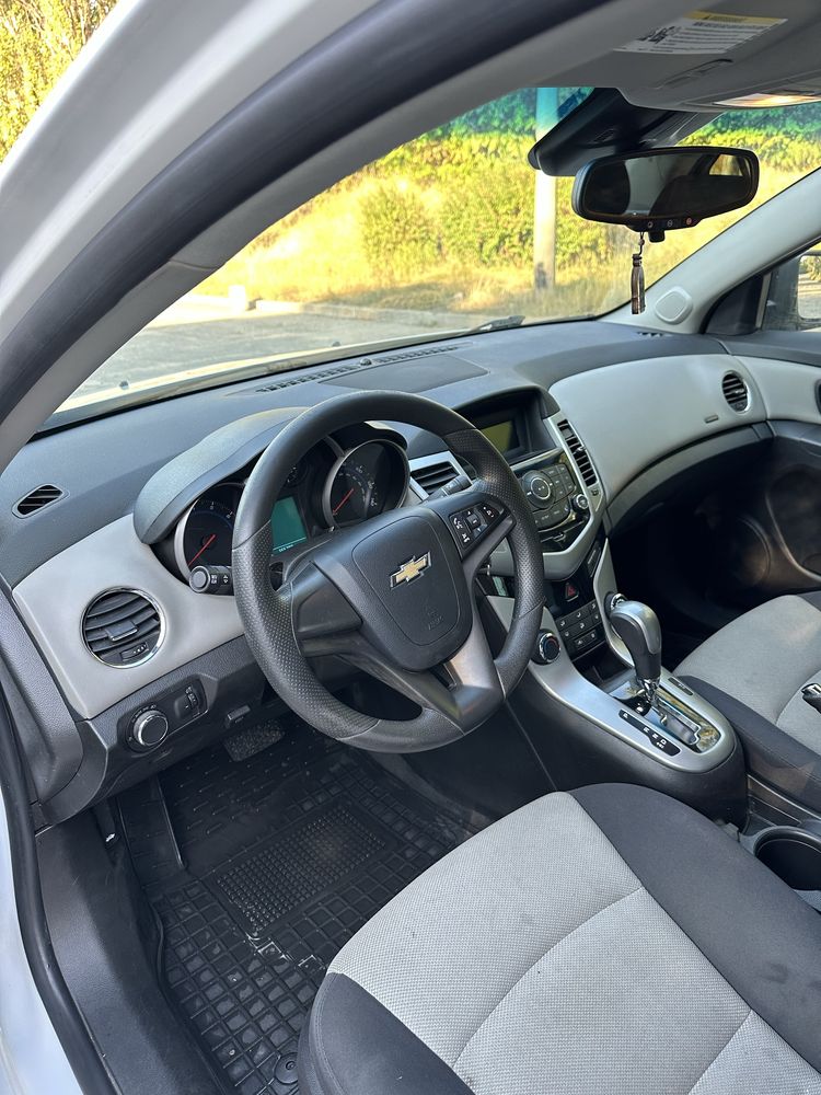Chevrolet Gruze 2015 року. Газ/бензин. Автомат