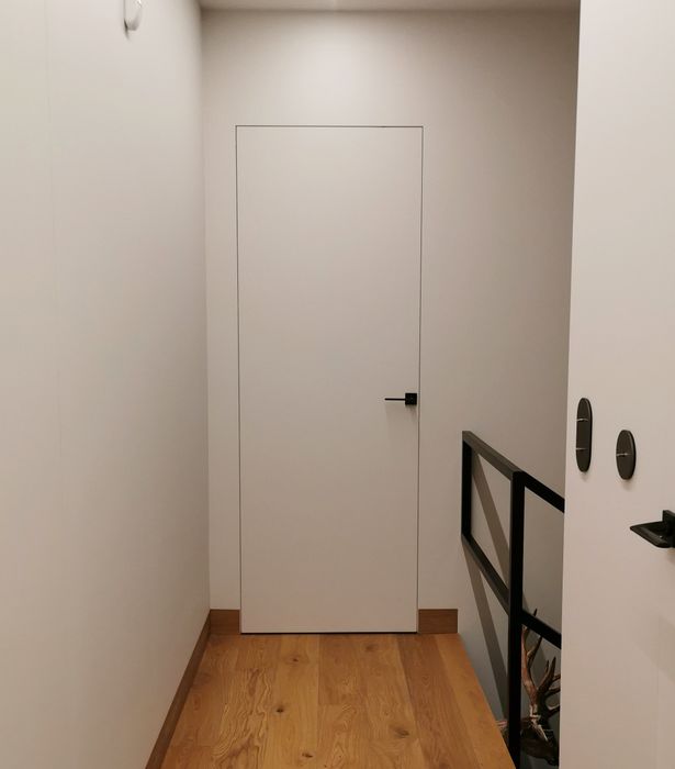 Drzwi Ukryte z Ościeżnicą – Szybka Realizacja i Profesjonalny Montaż