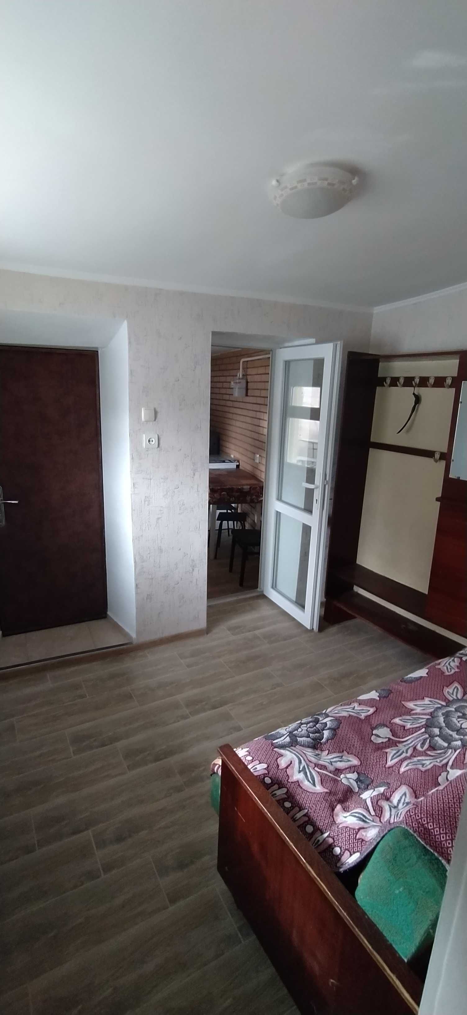 Продаю часть домовладения Центр  все удобства, два входа, 60 м.кв.