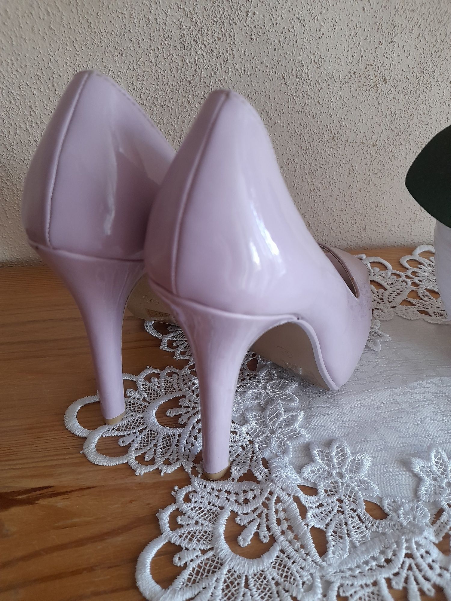 Liliowe lawendowe czółenka szpilki 36 skorzane