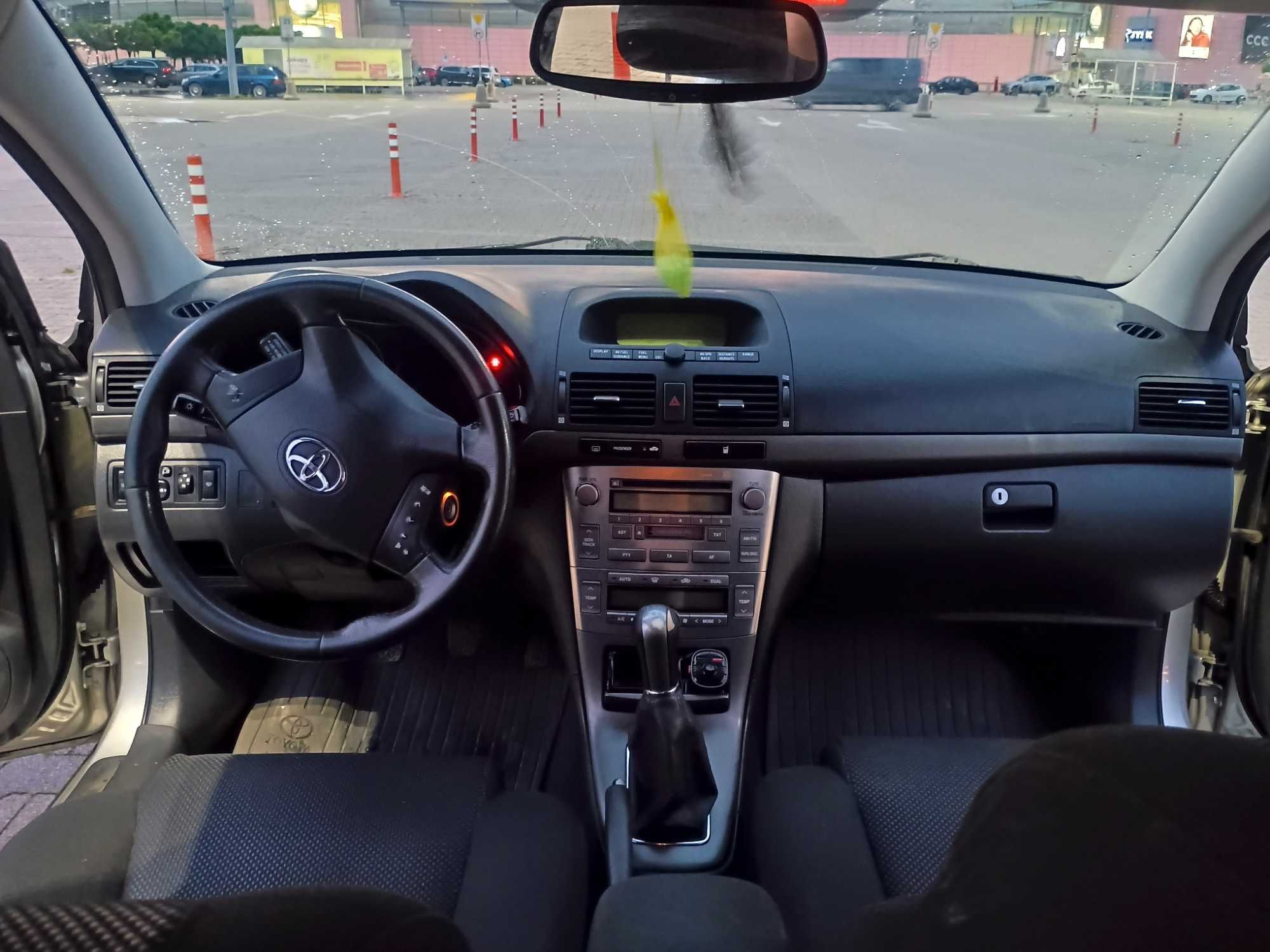 Toyota Avensis Kombi T25 2.0 benzyna