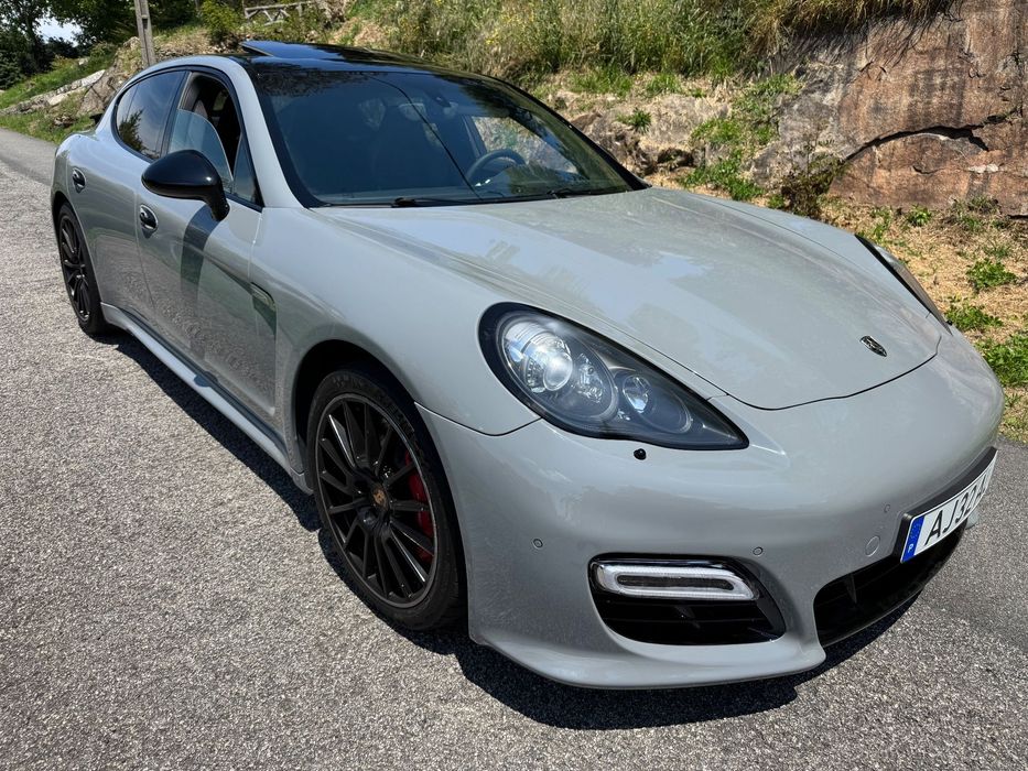 Porsche Panamera 4 GTS PDK