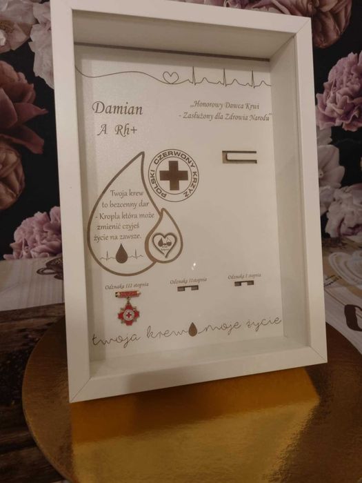 Ekspozytor na odznaki HDK