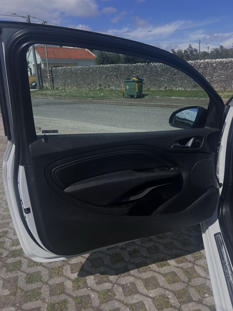 Opel Adam 1.2 Glam (com sistema a gás)