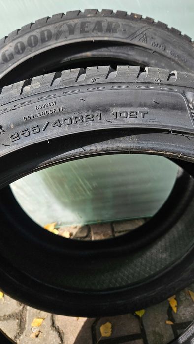 255/40R21 goodyear vector 4 season gen-3 SUV