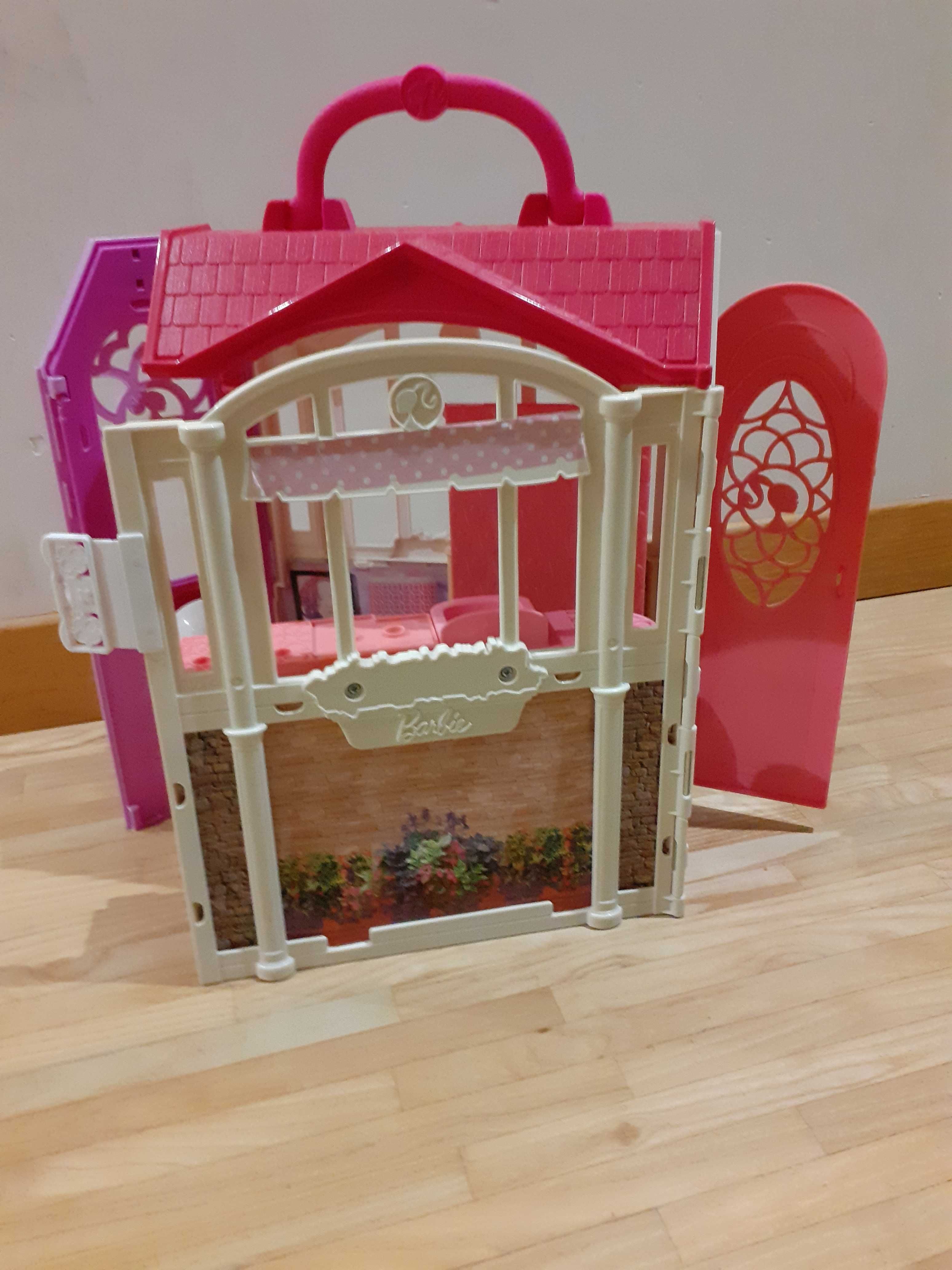 Barbie domek typu walizka
