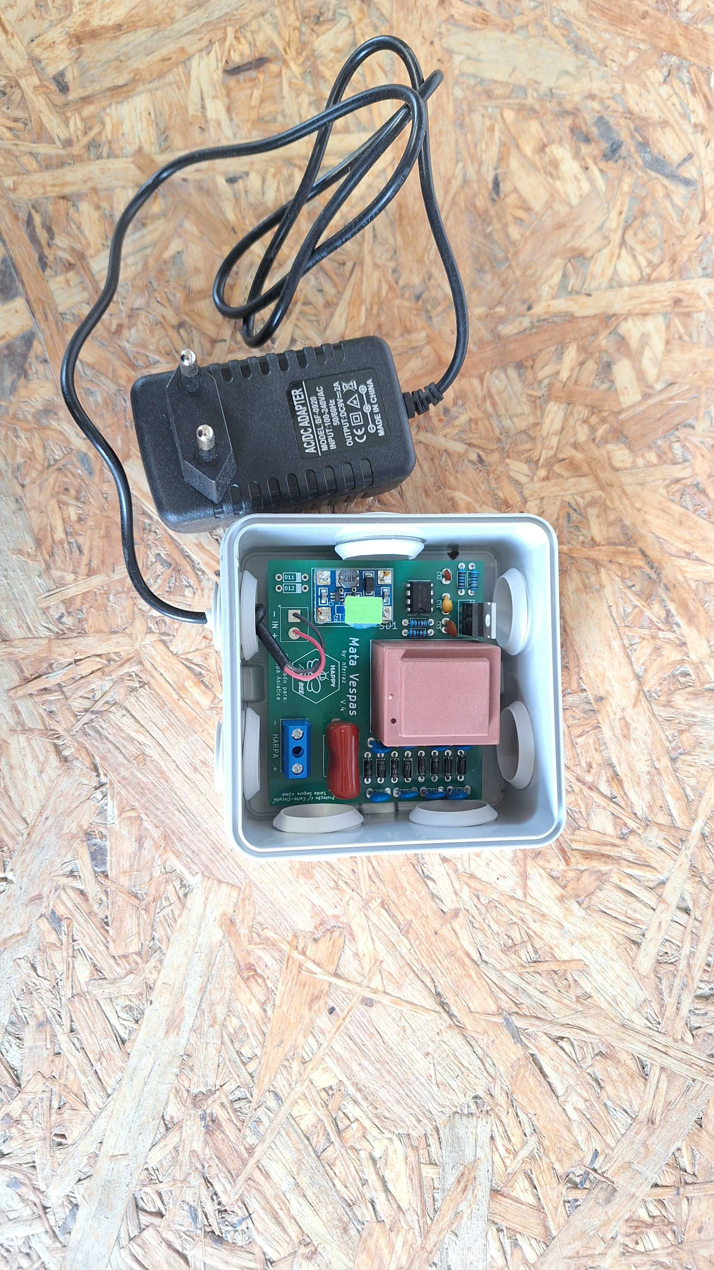 Placa harpa mata vespas velutina asiática apiário