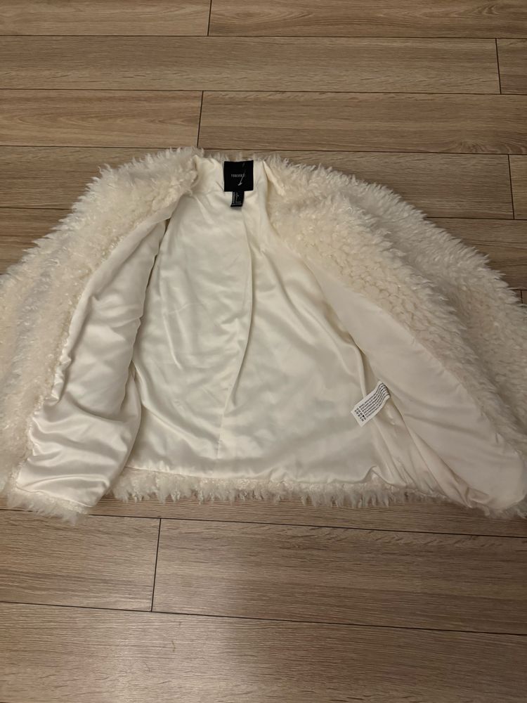Forever 21 kremowe futerko futro lama rozmiar L