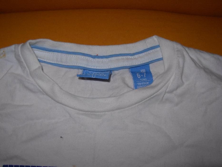 T'shirt Branca Skanaban Dept 6/7 anos + Polo BTS verde 6 anos