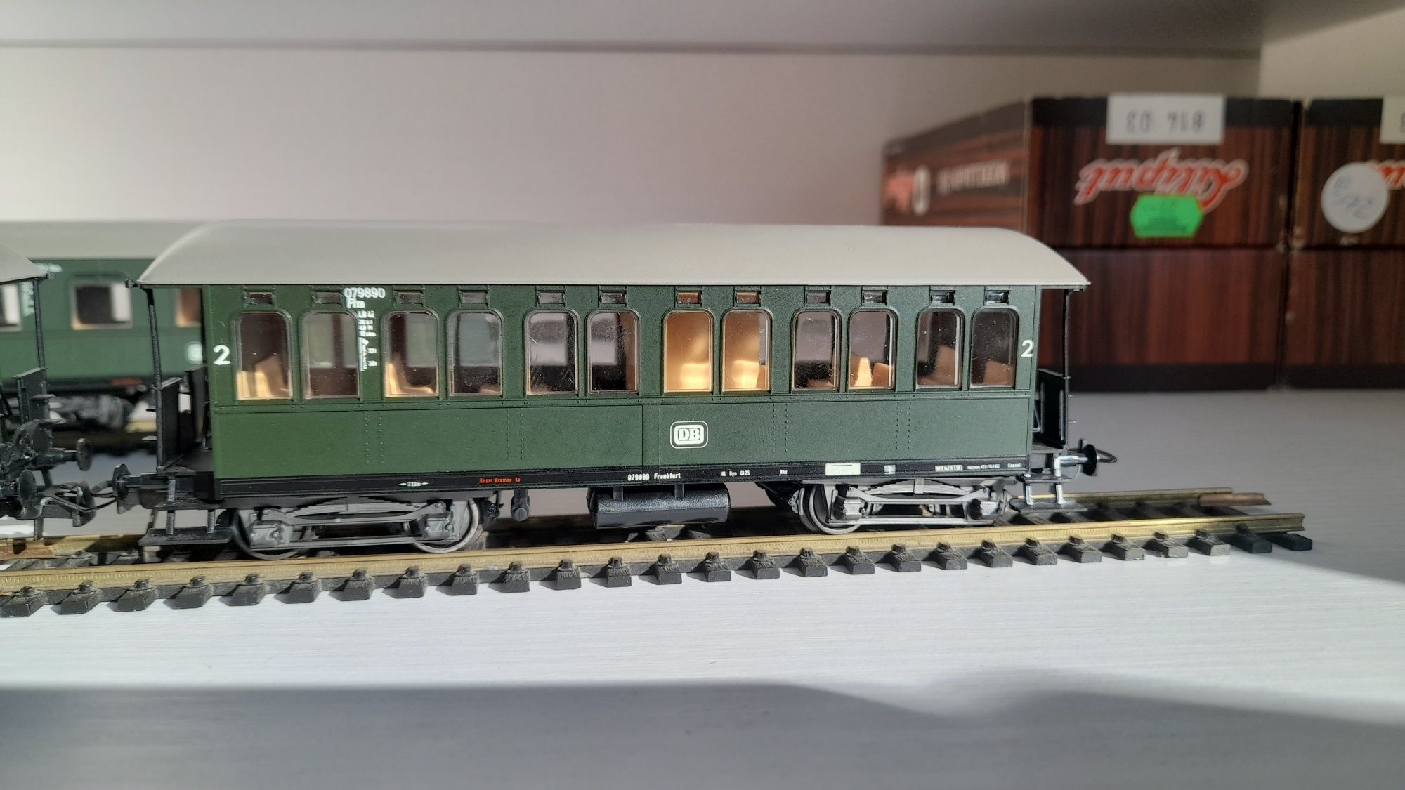Ж.д модели пассаж. вагонов  фирмы Liliput HO 1/87 Piko Roco
