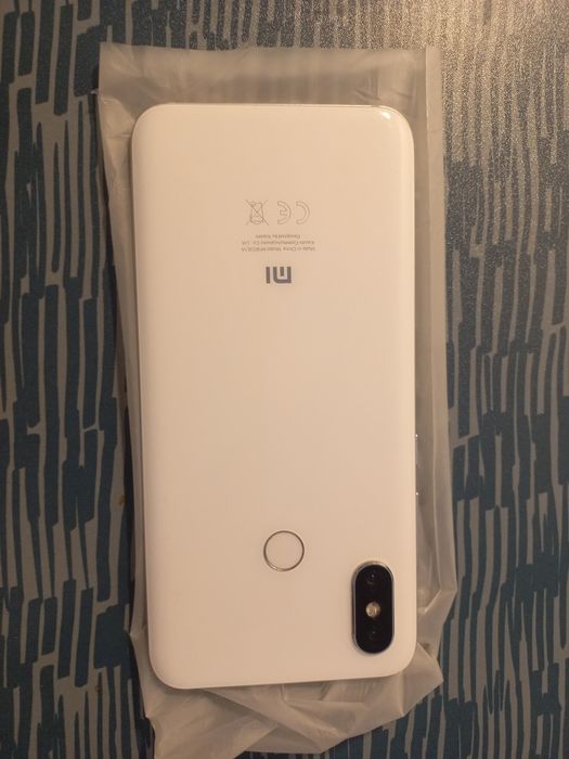 Xiaomi 8 versão global novo com capa