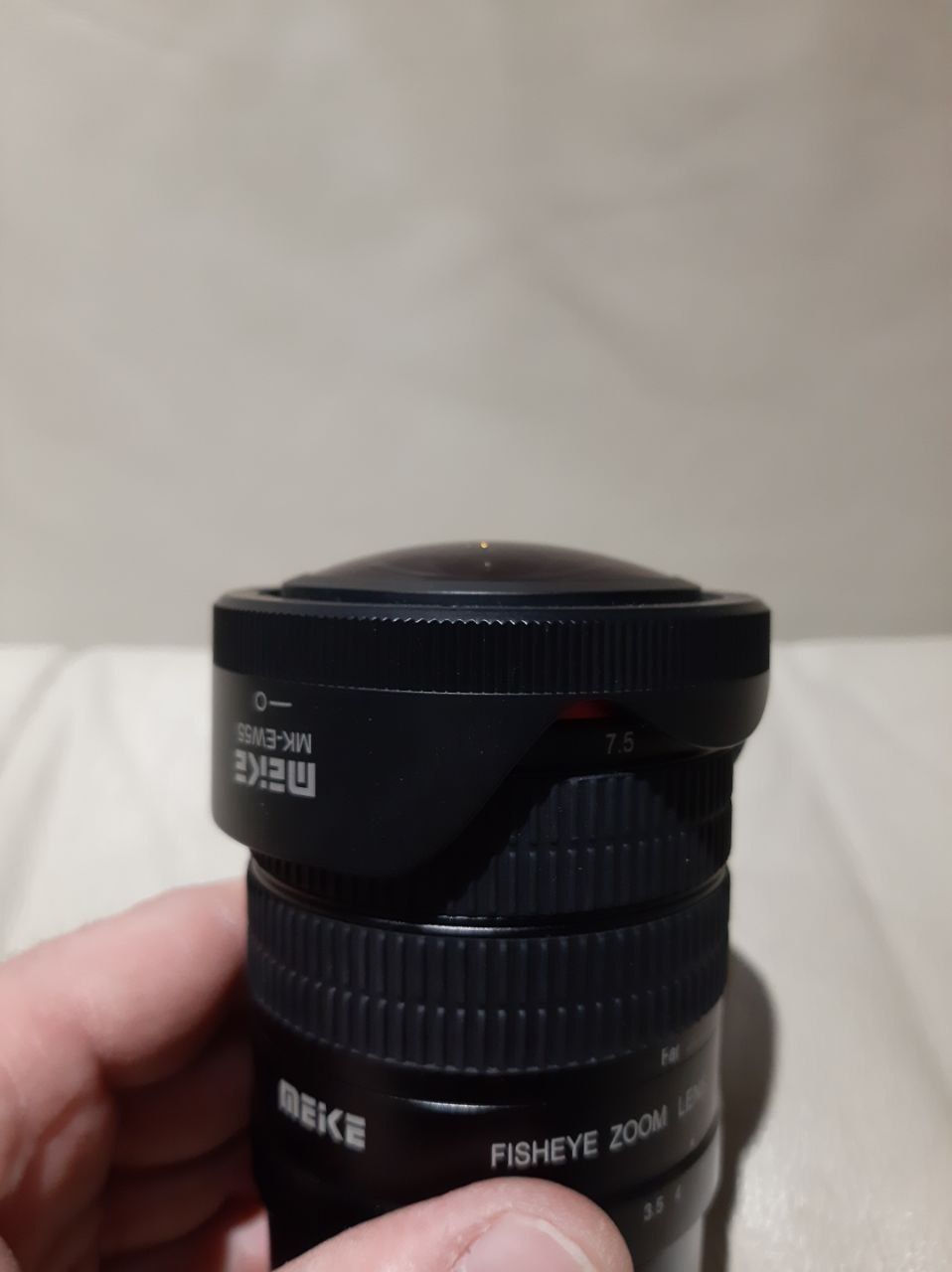 Об'єктив Meike MK-EW55 fisheye zoom lens  6-11mm F3.5 mikro 4/3