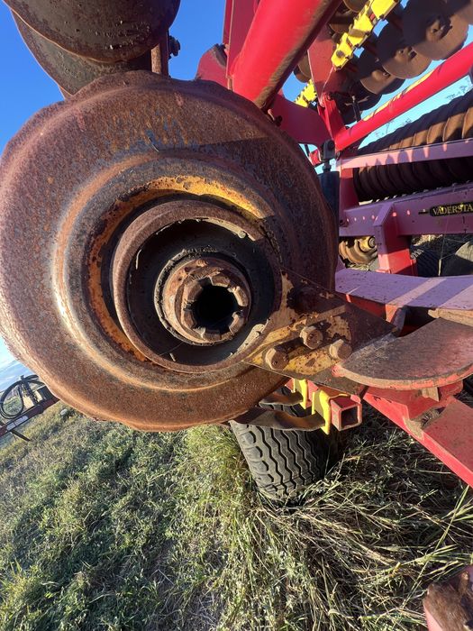 Дискова борона Vaderstadt Carier 8