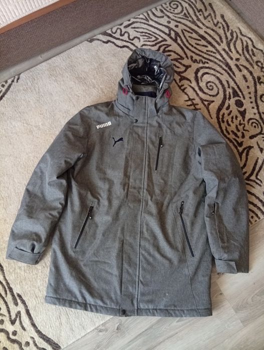 Мужская ,удлиненная зимняя куртка с силикованым наполнителем.