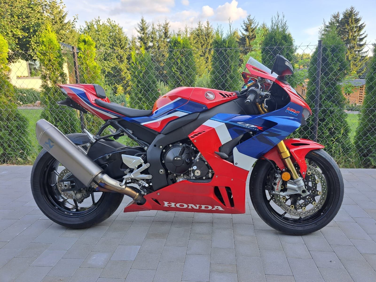 CBR 1000 rr-r SP Fireblade, R1, S1000RR, Panigale, GSXR, ZX10R