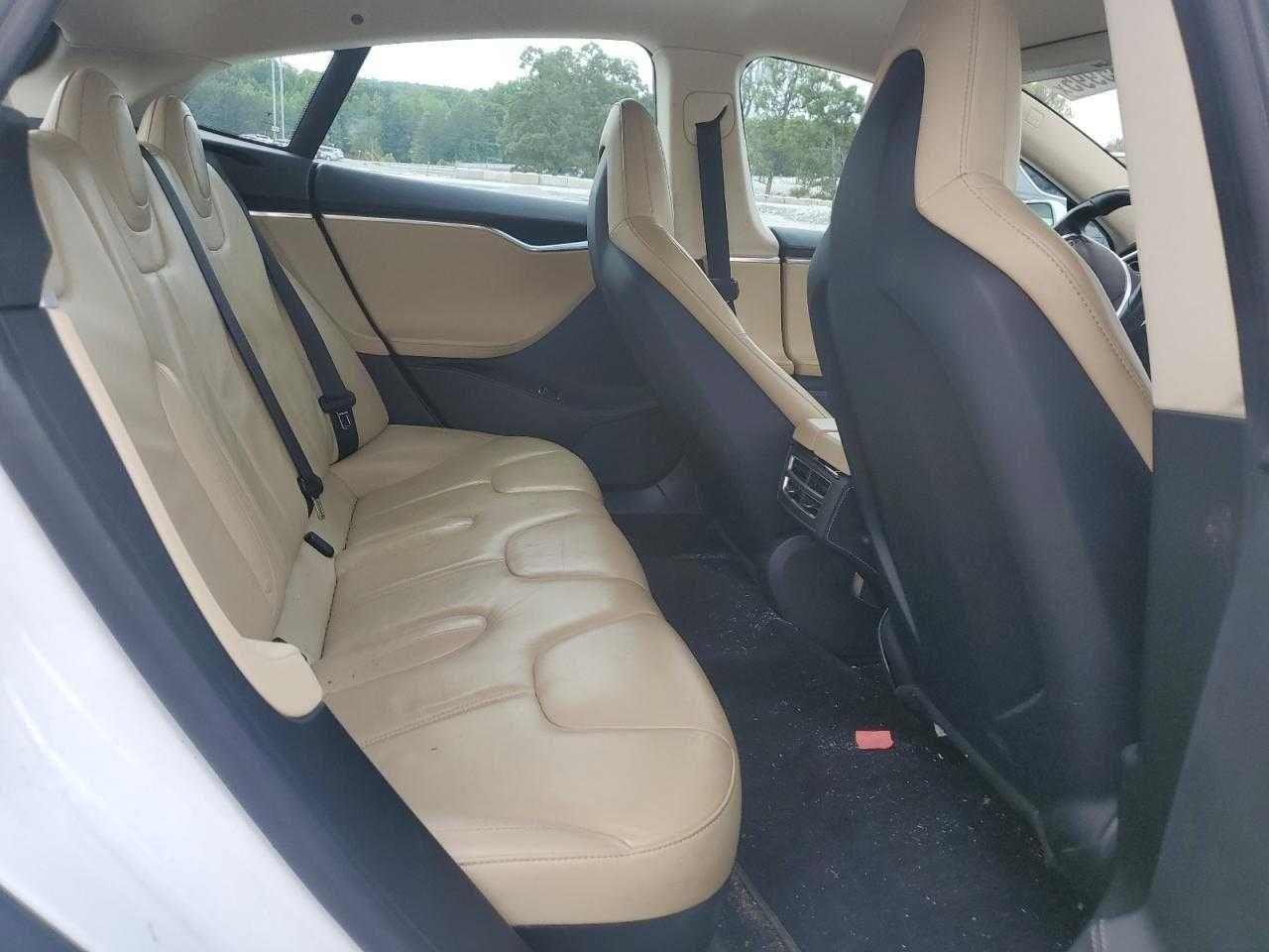 Tesla Model S 2014