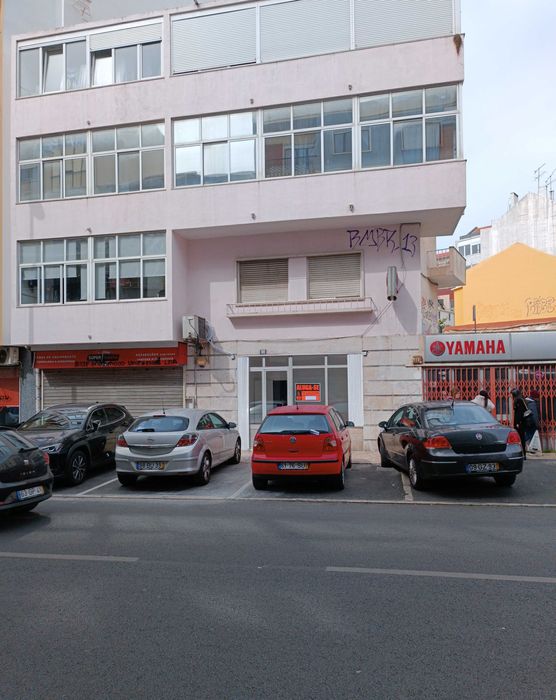 Loja Escritório em Av. José Elias Garcia (QUELUZ )