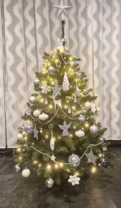 Sztuczna choinka jak żywa