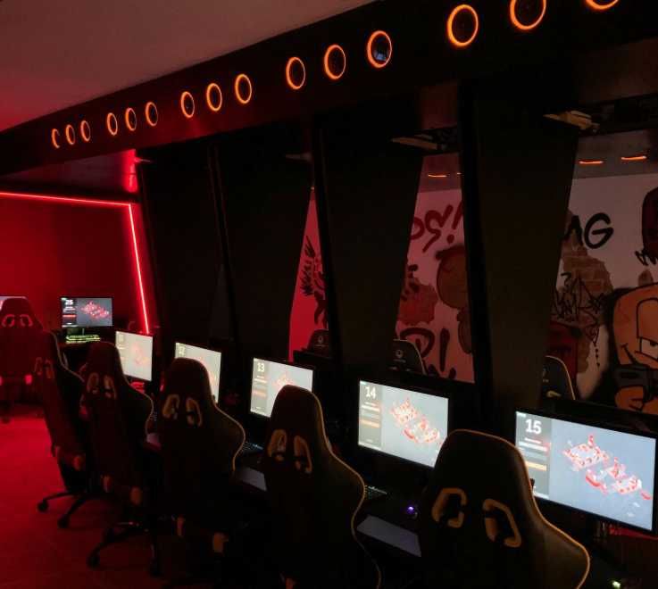 Продам компьютерный клуб (киберклуб) бизнес Харьков (Харків кіберклуб)