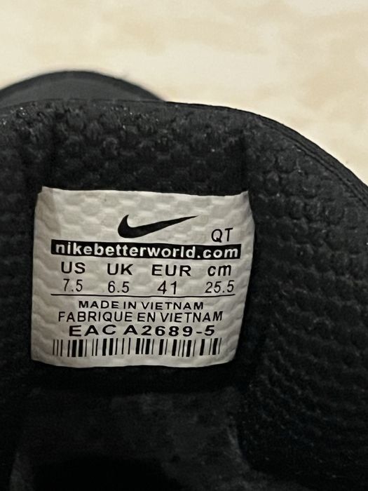 Продам зимові чоловічі кросівки