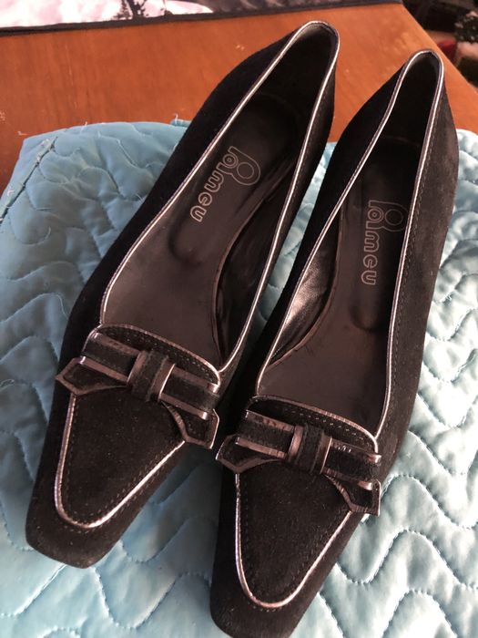 Sapatos pretos com laco, n. 36