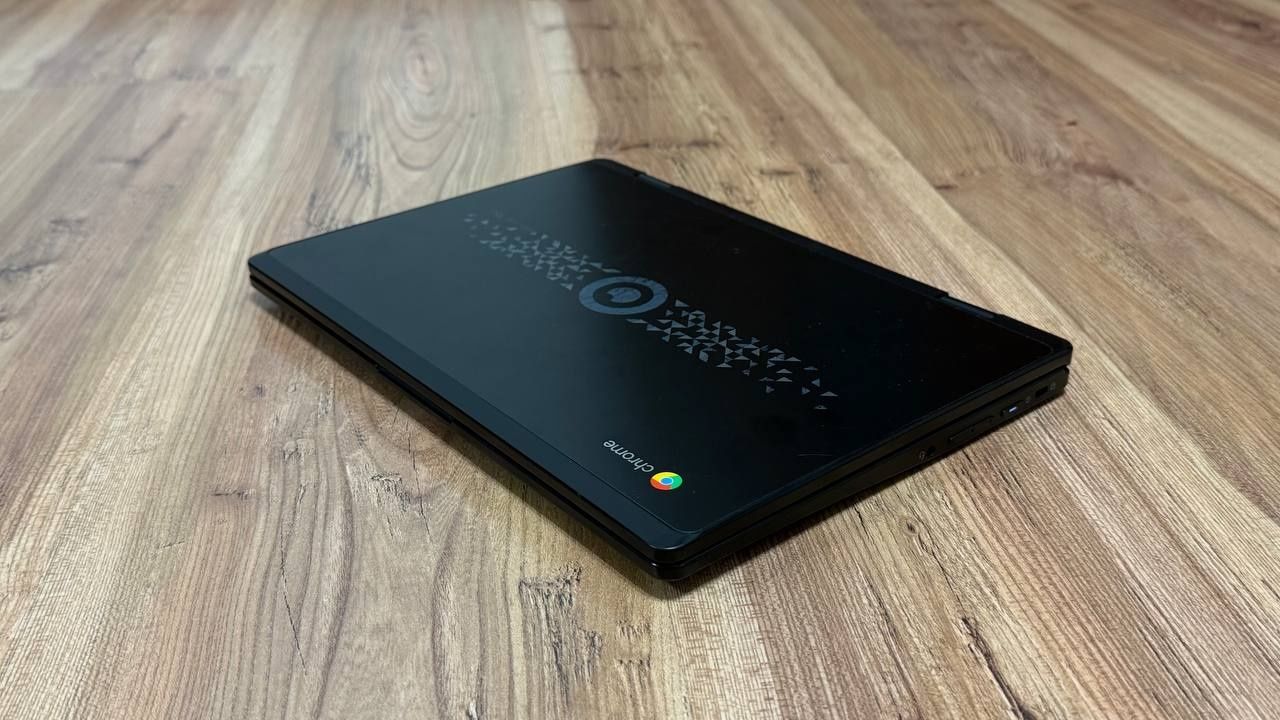 tablet z androidem 4/32 i klawiaturą otwieraną na 360 stopni