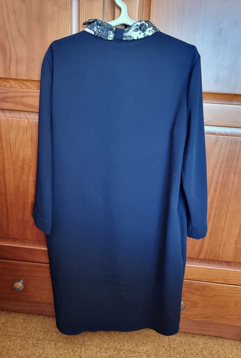 Vestido azul escuro com lenço Zara, tamanho XS