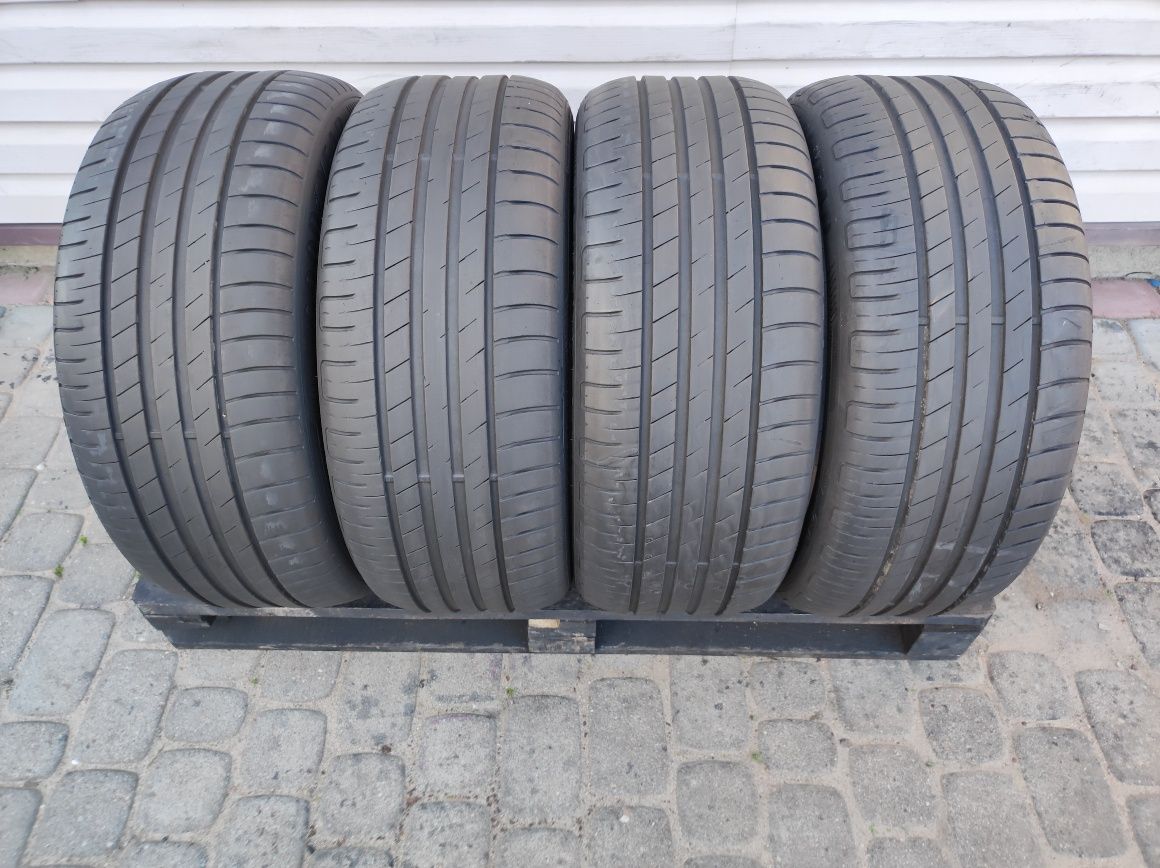 225.50.17 komplet opon letnich Goodyear