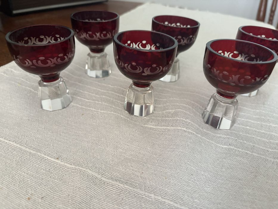 kieliszki rubinowe