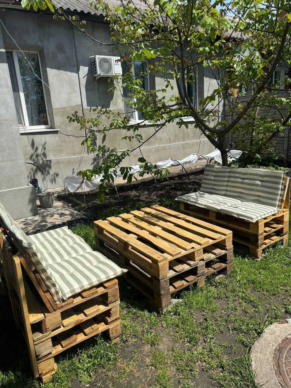 Меблі для саду чи дачі (або кафе) з піддонів