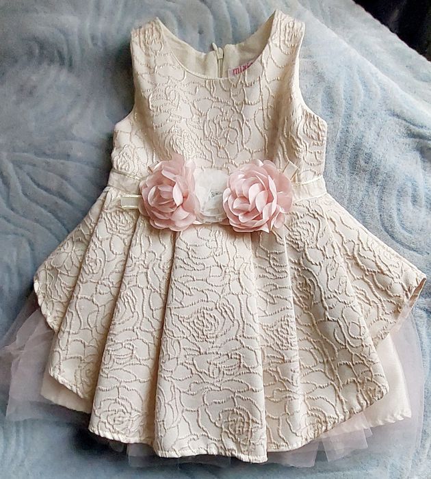 Святкова сукня для дівчинки