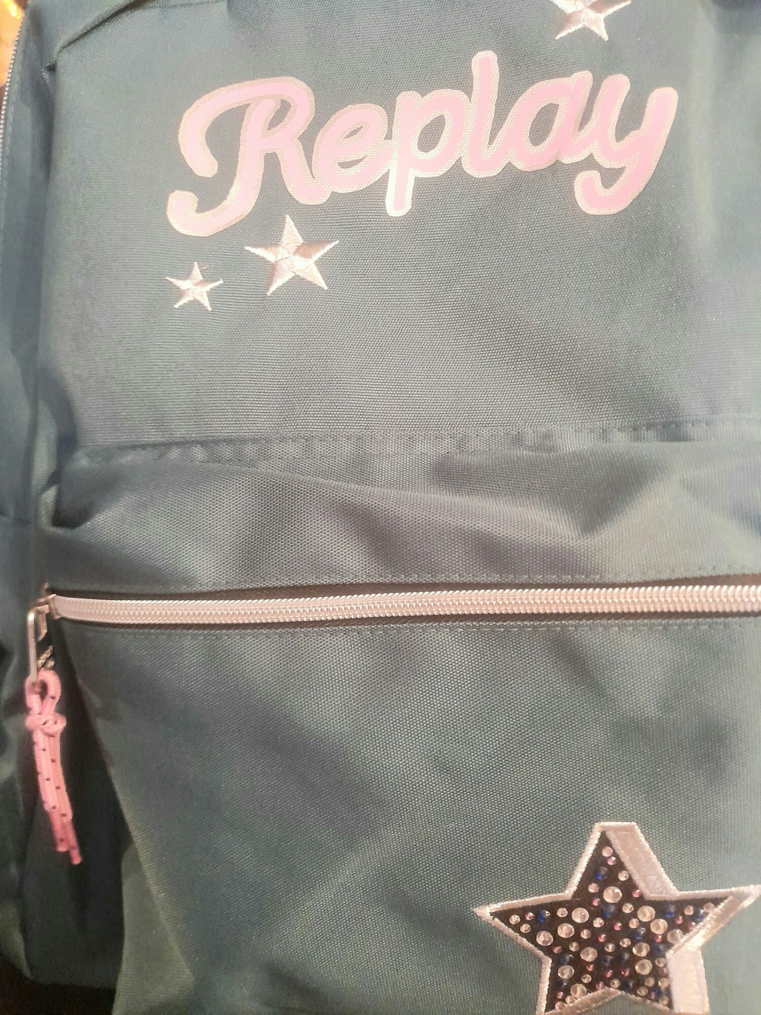 Mochilas novas  da marca replay Parfois