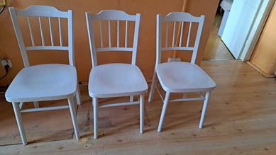 Krzesła do renowacji białe drewniane