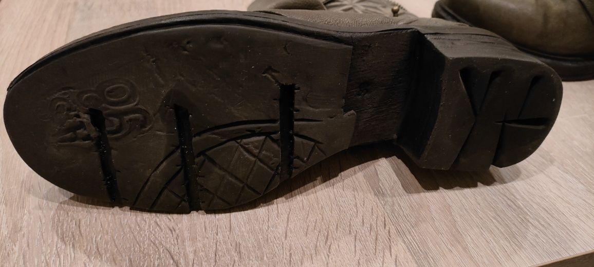 Buty, botki r.39 (jak nowe) A.S.98
