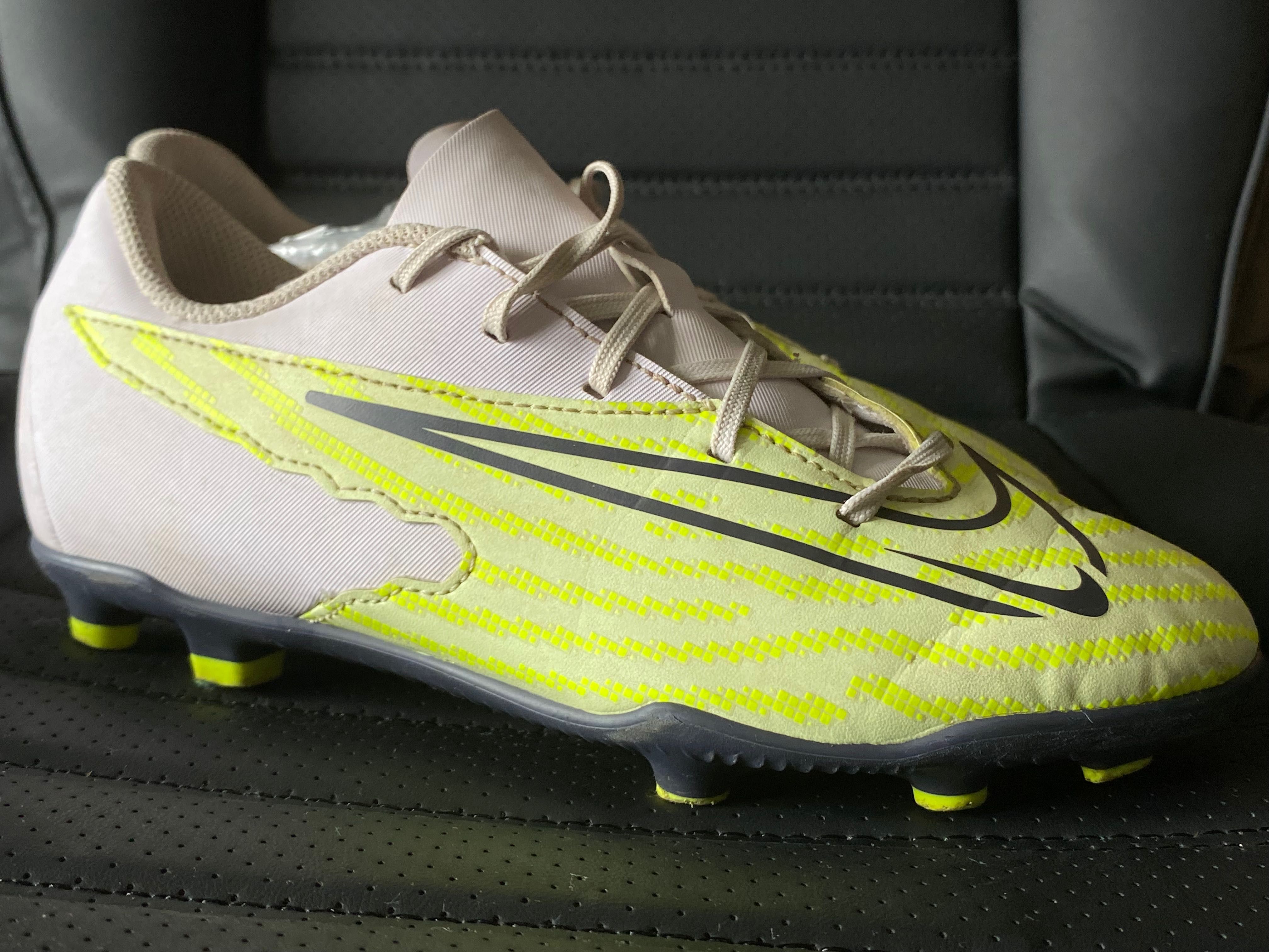 Nike Phantom 36,5 (23,5cm) Buty piłkarskie Korki polecam